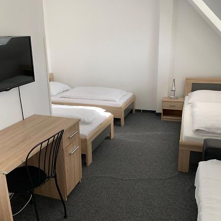 Penzion Holiday Trnava Ngoại thất bức ảnh