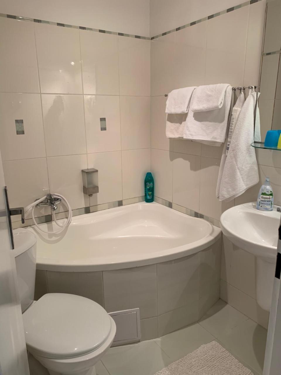 Penzion Holiday Trnava Ngoại thất bức ảnh