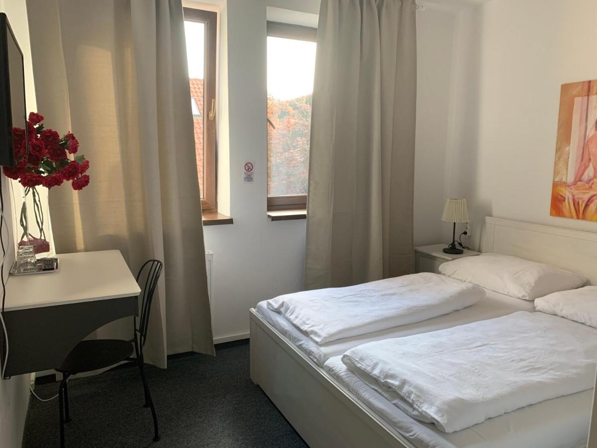 Penzion Holiday Trnava Ngoại thất bức ảnh