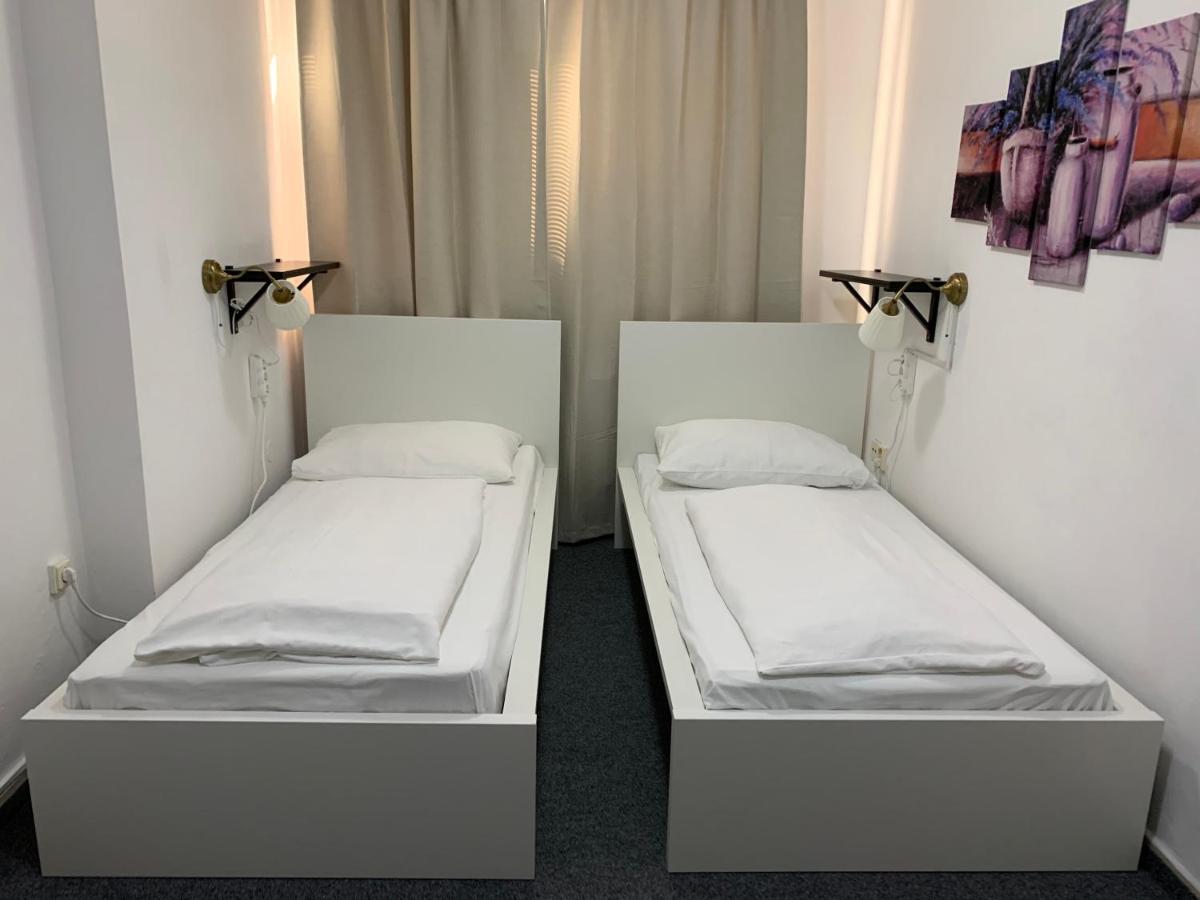 Penzion Holiday Trnava Ngoại thất bức ảnh