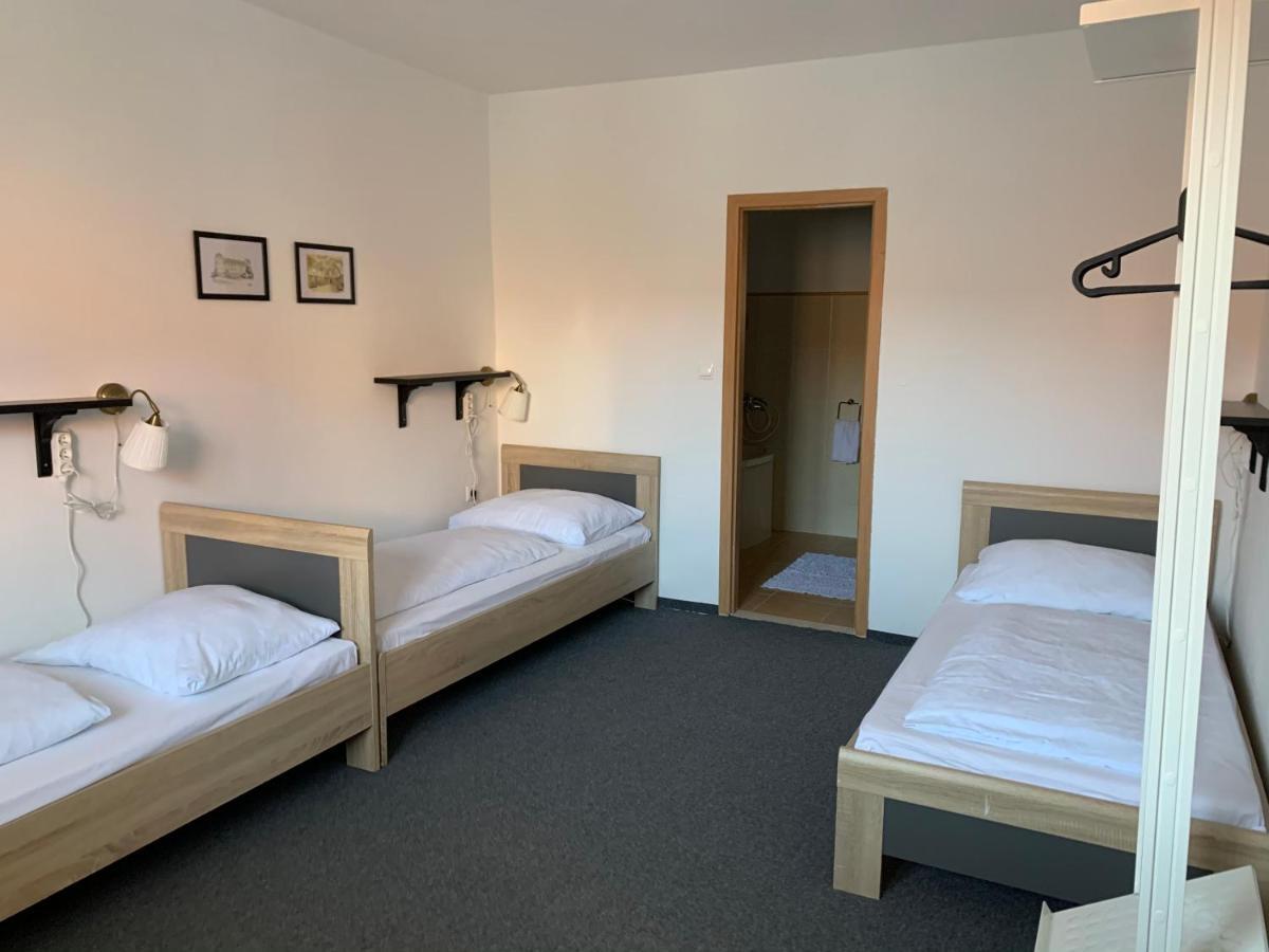 Penzion Holiday Trnava Ngoại thất bức ảnh