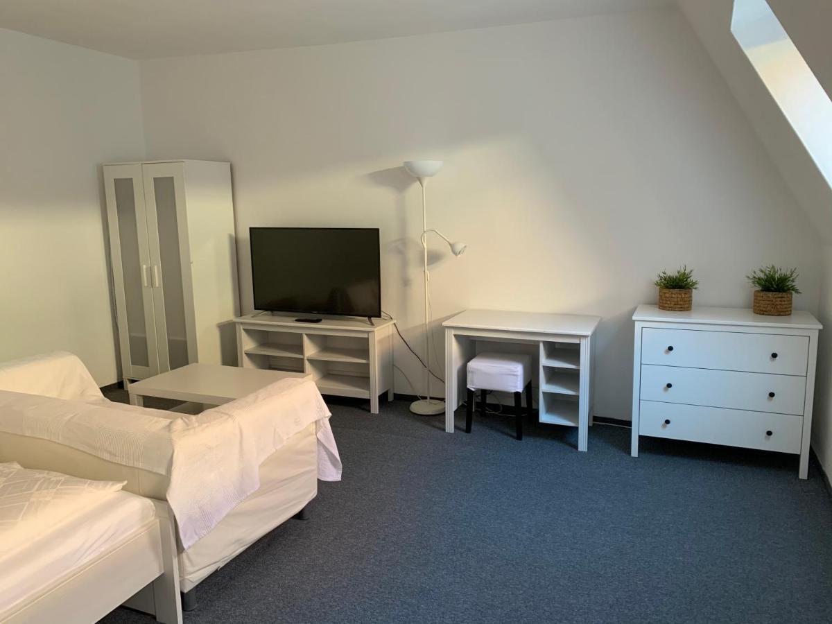 Penzion Holiday Trnava Ngoại thất bức ảnh